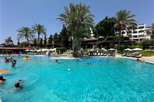 hotelový komplex Coral Beach Hotel&Resort