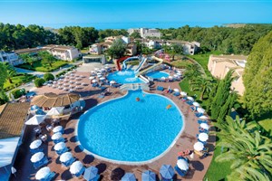 hotelový komplex Sandy Beach Resort