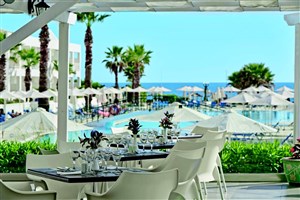 hotelový komplex Sandy Beach Resort