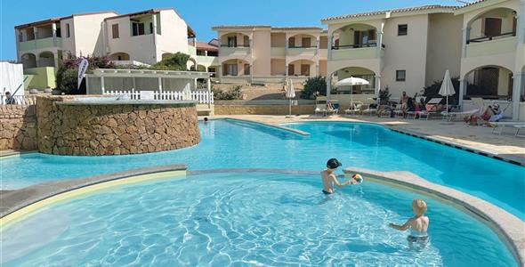 hotelový komplex Mimose Beach Village