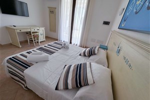 hotelový komplex Mimose Beach Village