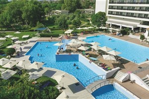 hotelový komplex Olympian Bay Grand Resort