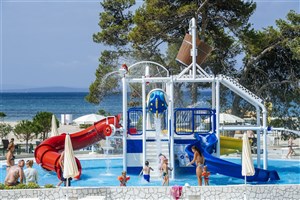 Apartmány Zaton Holiday Resort 4* - polpenzia